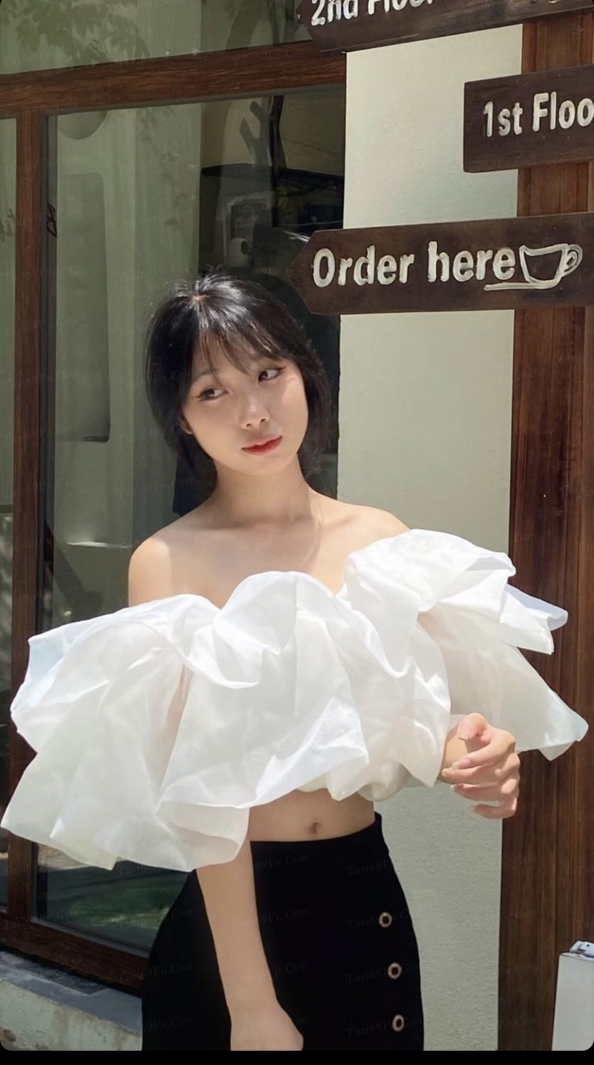 Vietnamese teen big boobs